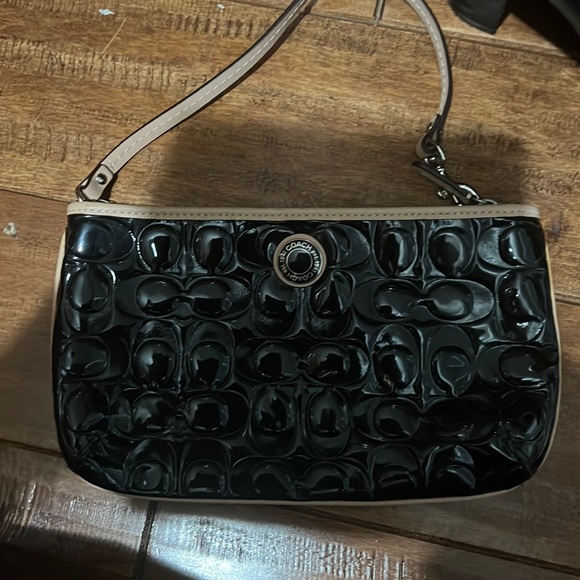 Coach - Picture 1 of 5